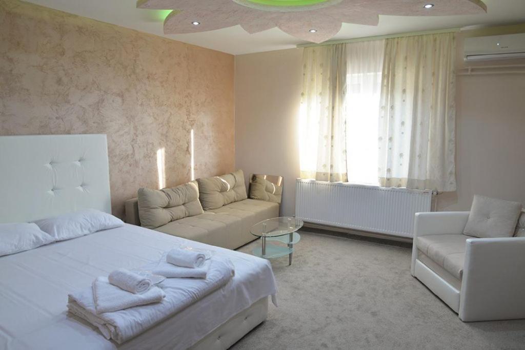 Villa Lunar Lux Kruševac Exterior foto